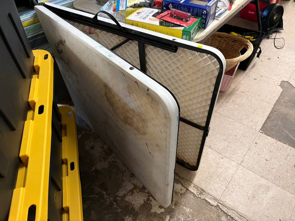 6’ FOLDING TABLE