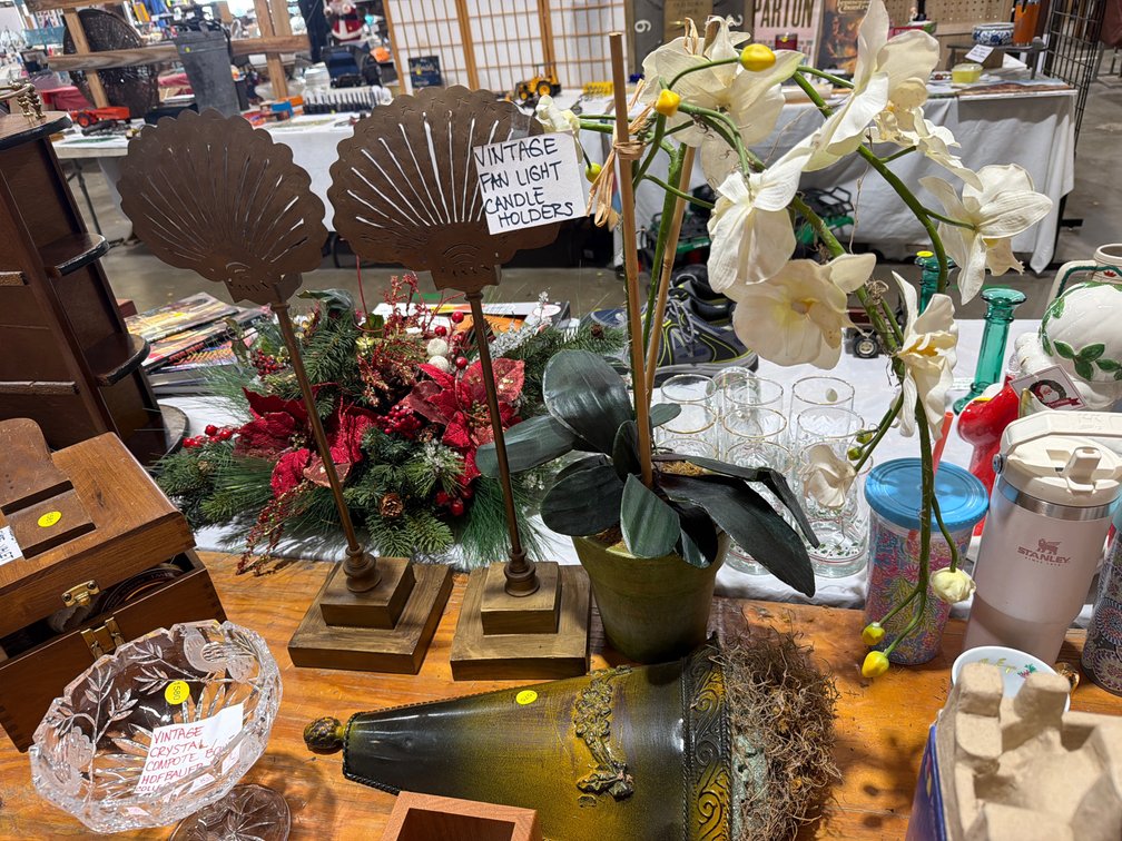 VINTAGE FAN LIGHT CANDLE HOLDERS, ARTIFICIAL ORCHID, AND VASE