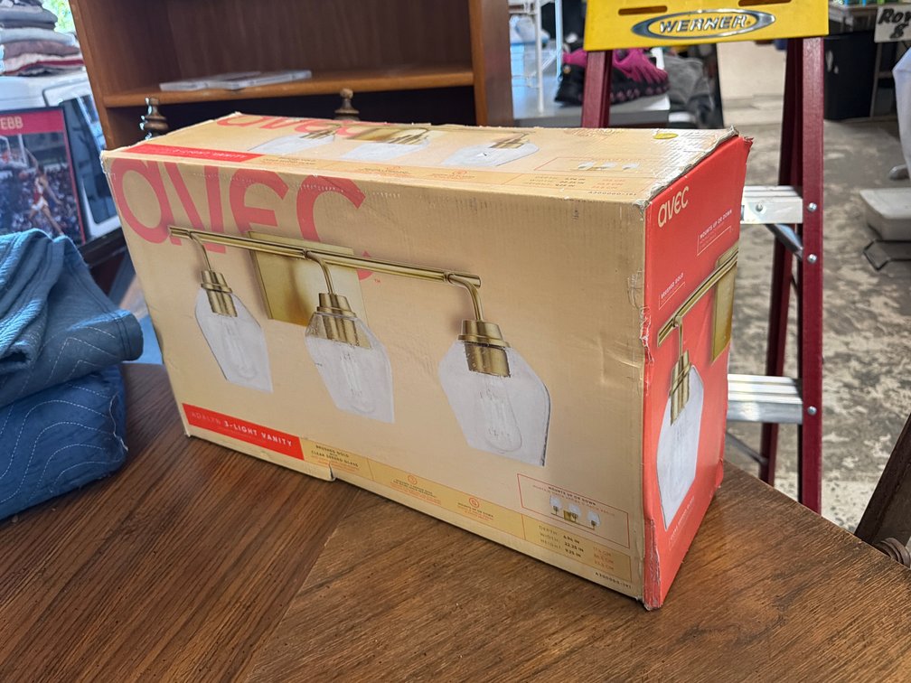 3-LIGHT VANITY