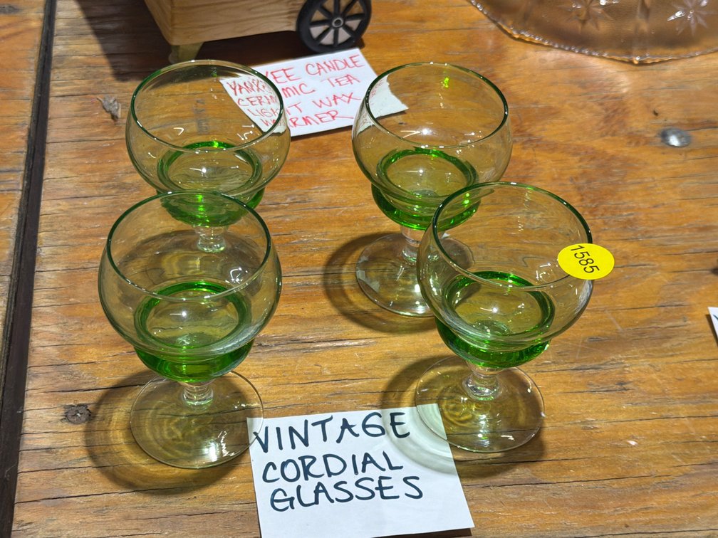 VINTAGE CORDIAL GLASSES
