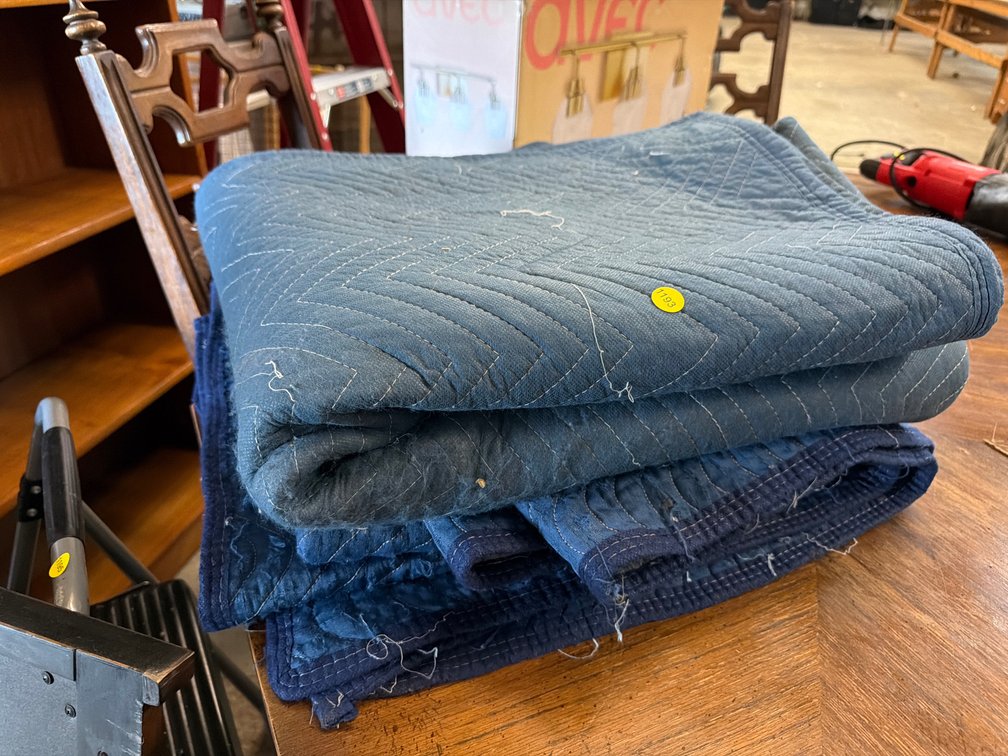 MOVING BLANKETS