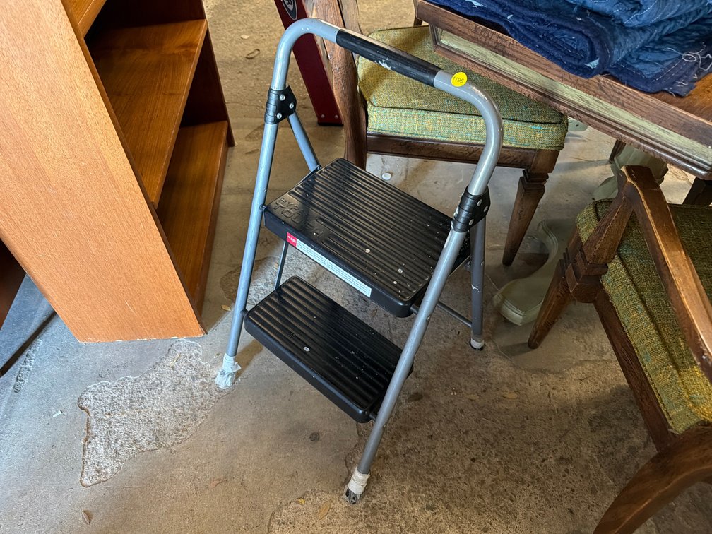 STEP LADDER
