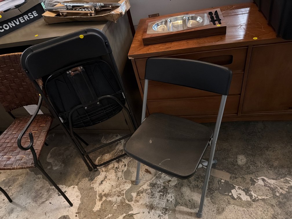 (2) FOLDING CHAIRS