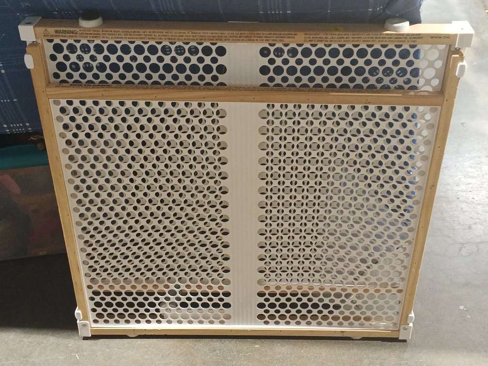 CHILD/ PET GATE