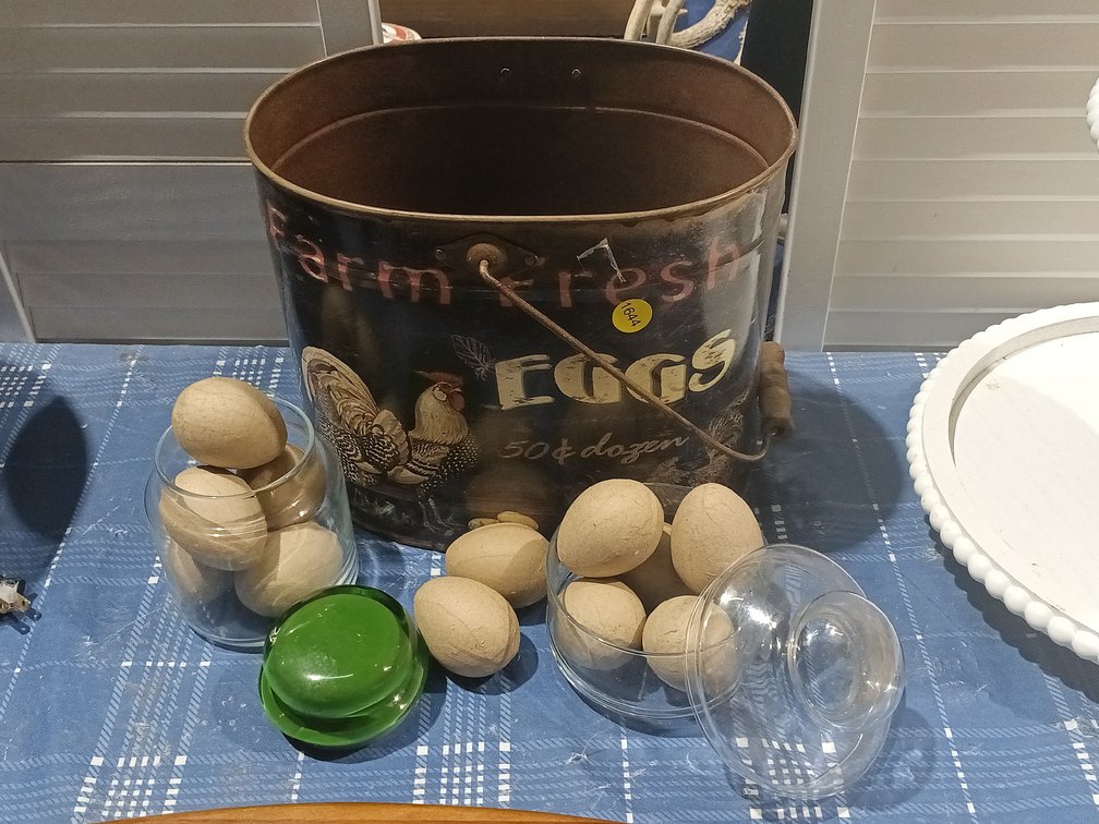 EGG TIN, WOOD EGGS, ETC