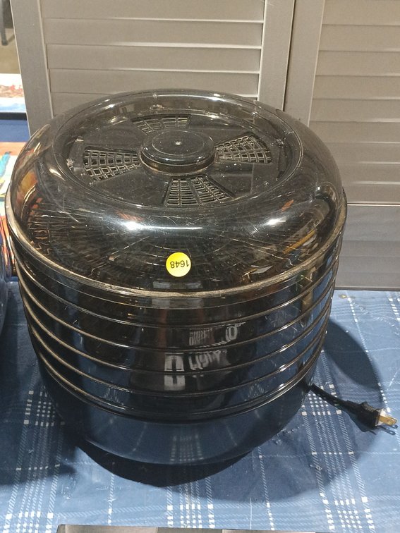 FOOD DEHYDRATOR