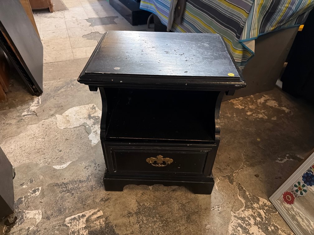 NIGHTSTAND
