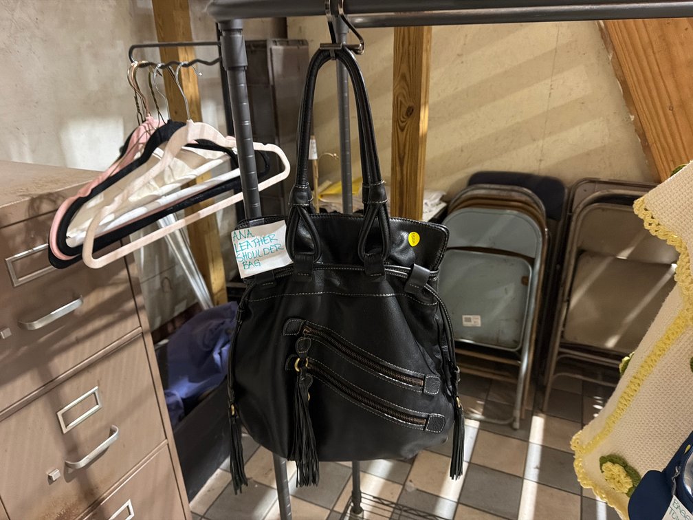 ANA LEATHER SHOULDER BAG