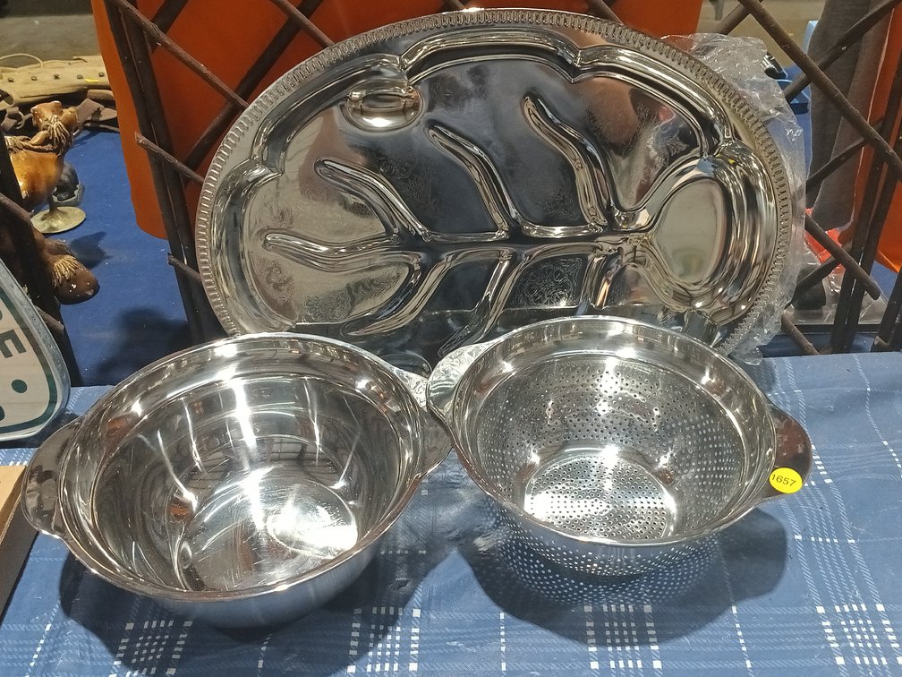 (3) METAL DISHES