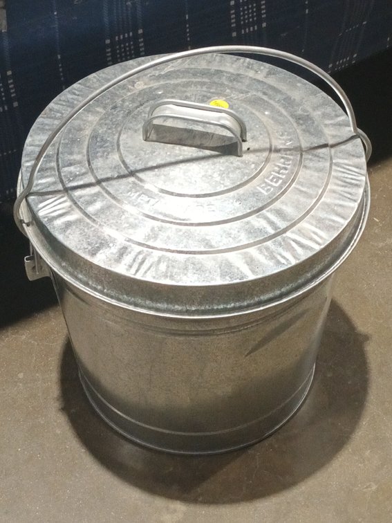 BEHRENS METAL BUCKET