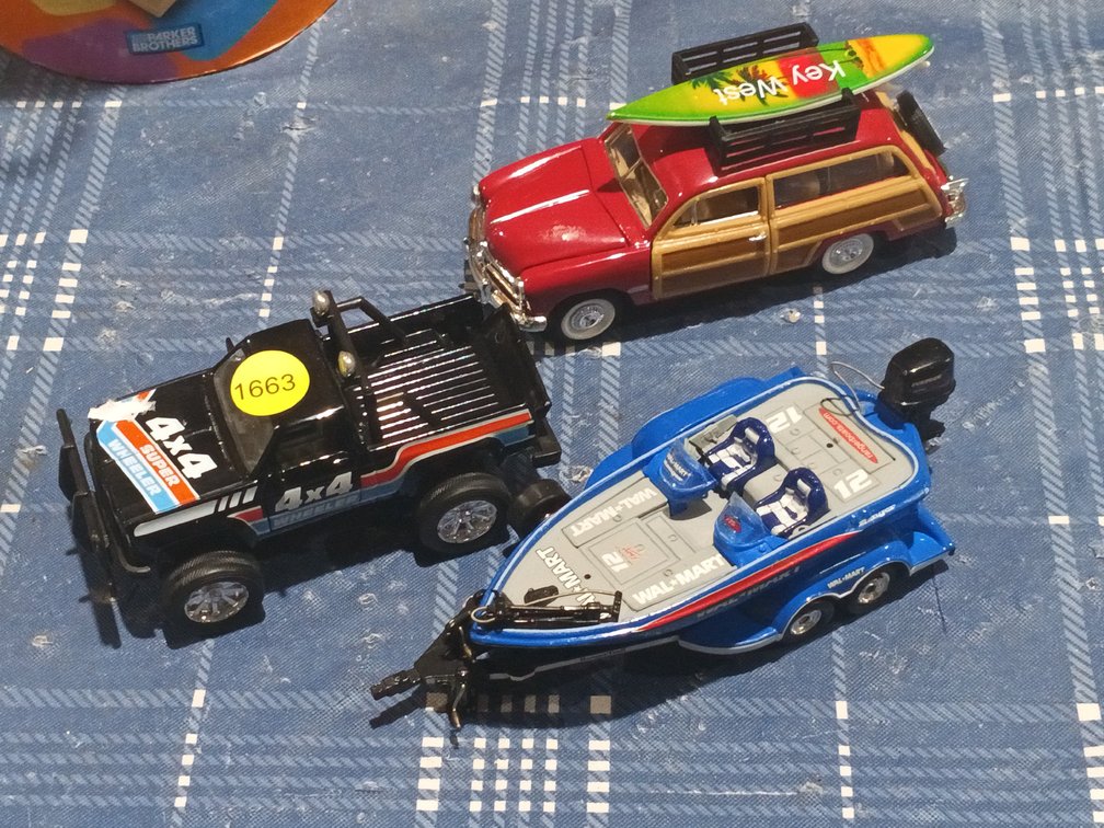 TOY CARS AND BOAT