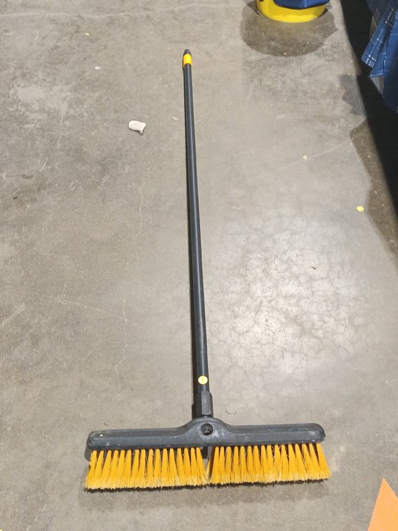 RUBBERMAID BROOM