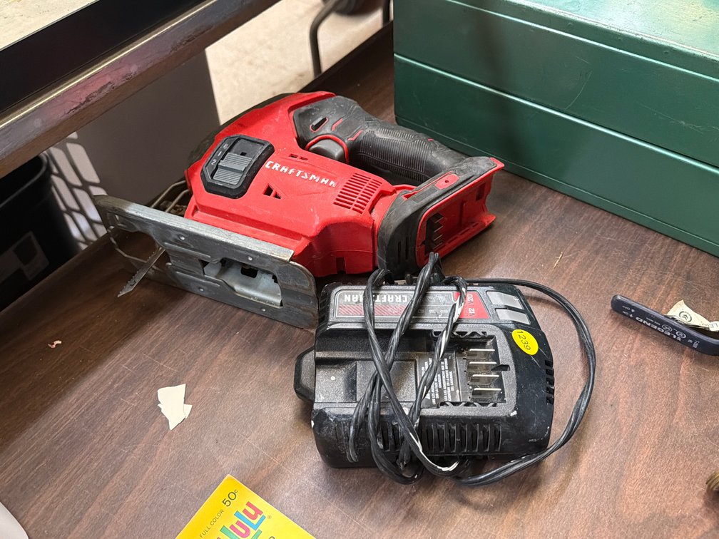CRAFTSMAN JIG SAW & CHARGER