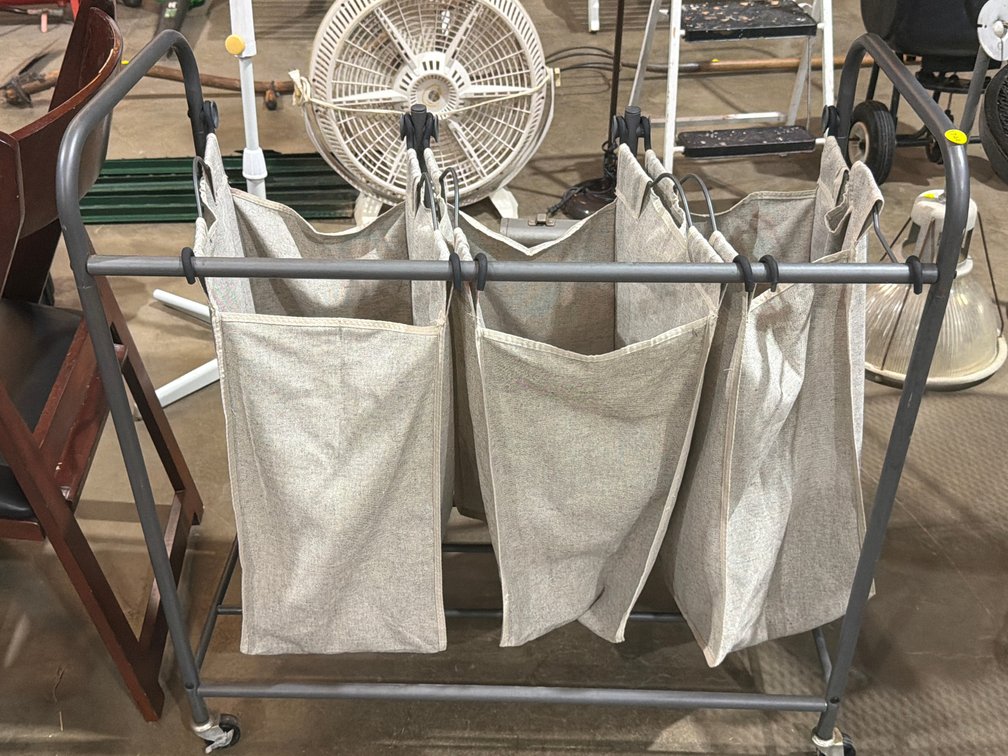 LAUNDRY ORGANIZER
