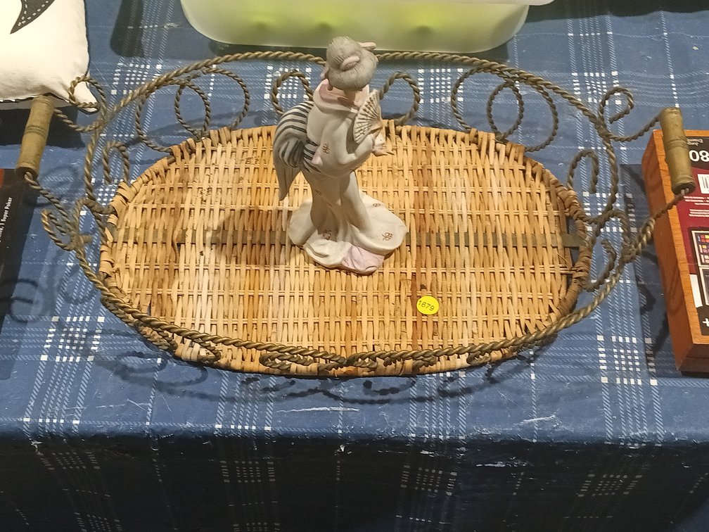 TRAY WITH ASAIN FIGURE