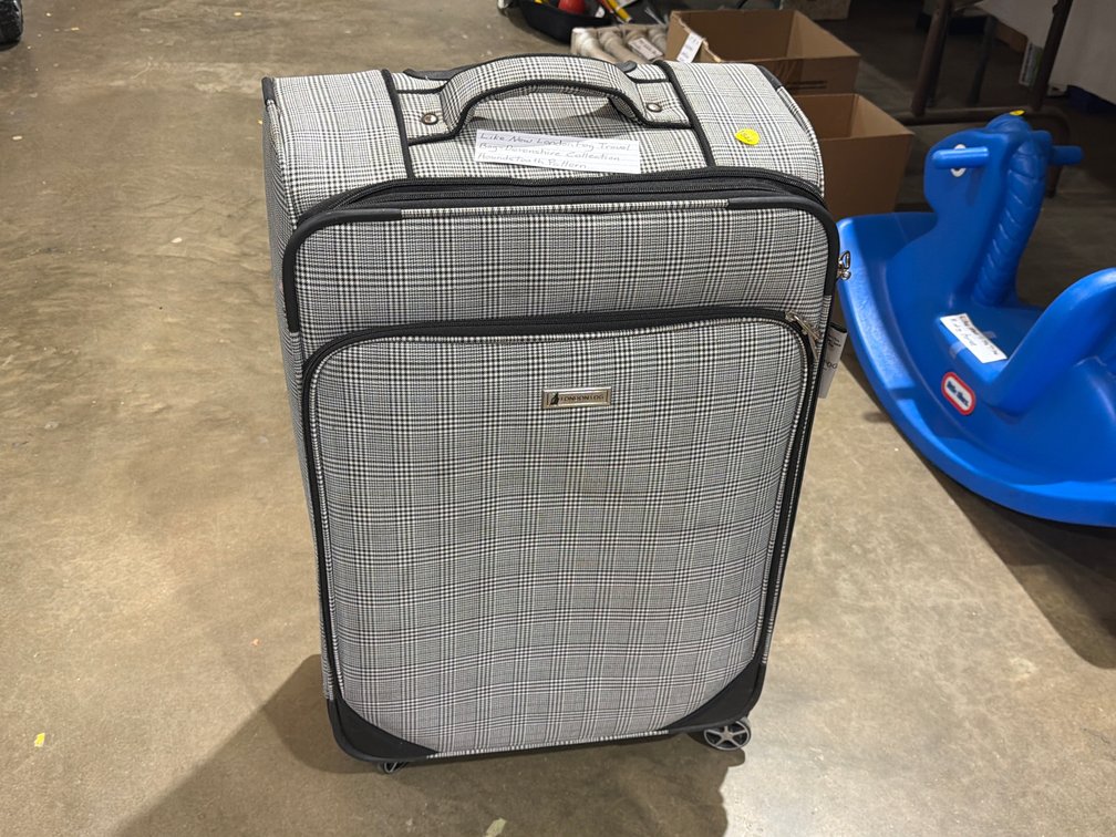LONDON FOG HOUNDSTOOTH ROLLING SUITCASE