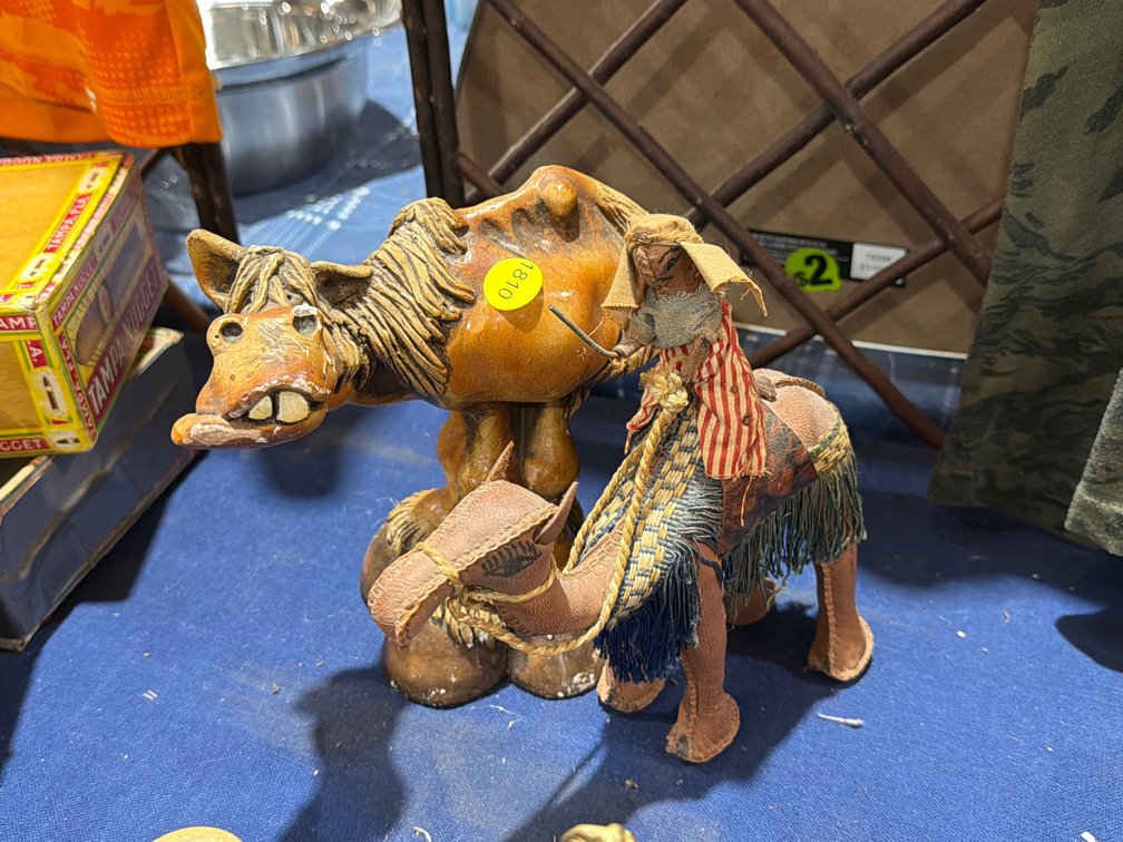 CAMEL FIGURINES