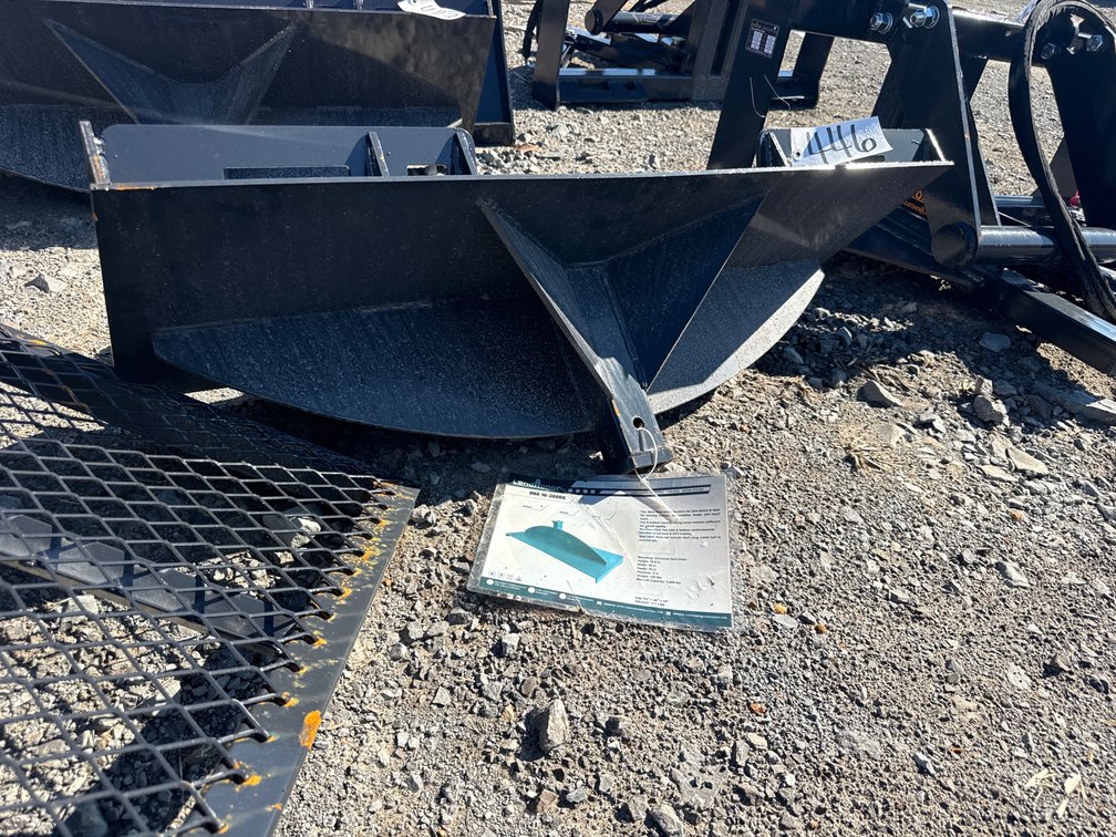 SKID STEER RECEIVER HITCH PLATE