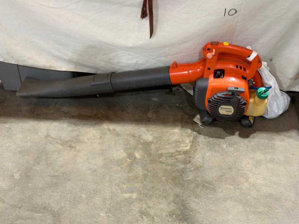HUSQVARNA LEAF BLOWER