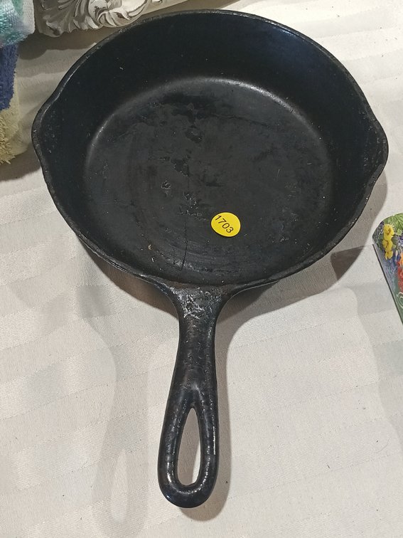 CAST IRON SKILLET