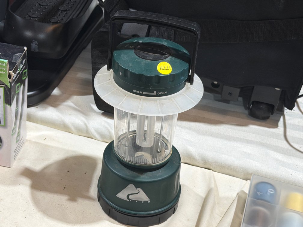 OZARK TRAIL LANTERN