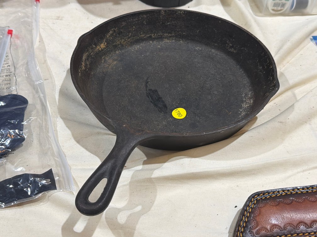 CAST IRON SKILLET MARKED 8