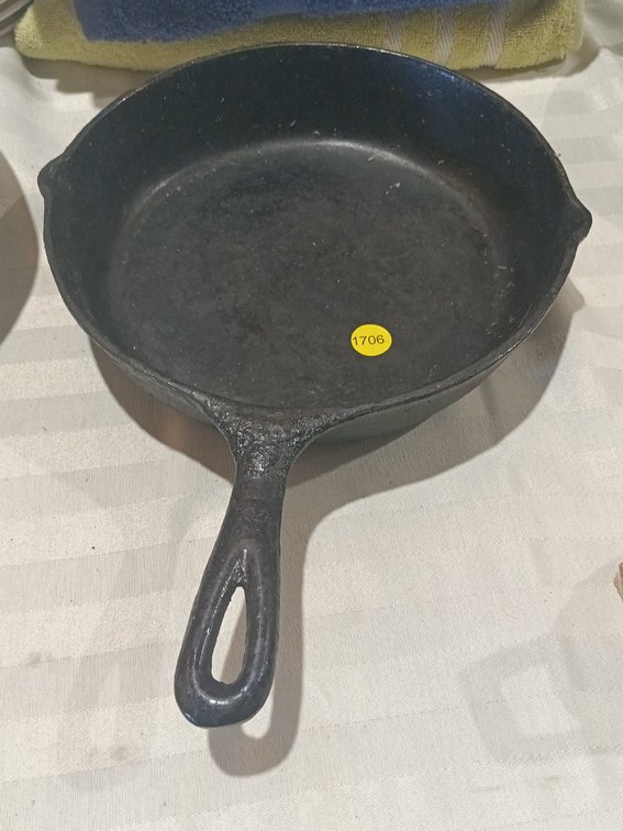 CAST IRON SKILLET