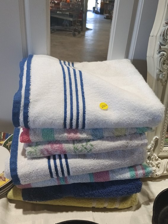 LOT OF TOWELS