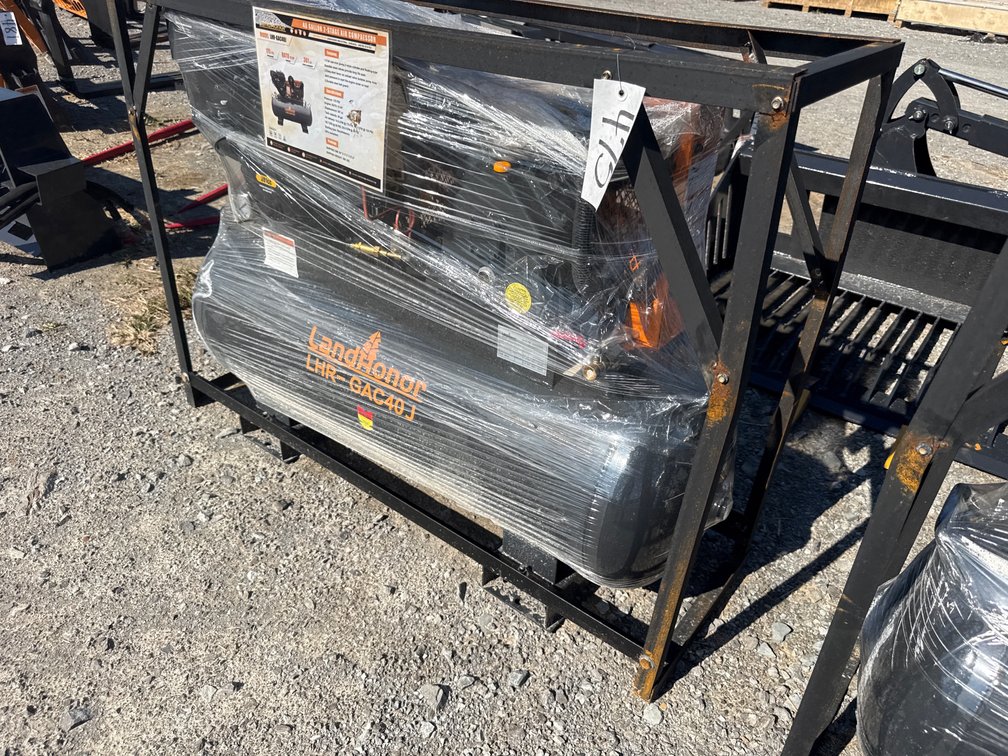40 GALLON GAS POWERED AIR COMPRESSOR