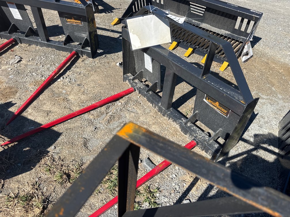 SKID STEER DUAL PRONG HAY SPEAR