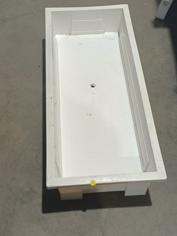 WHITE PLANTER