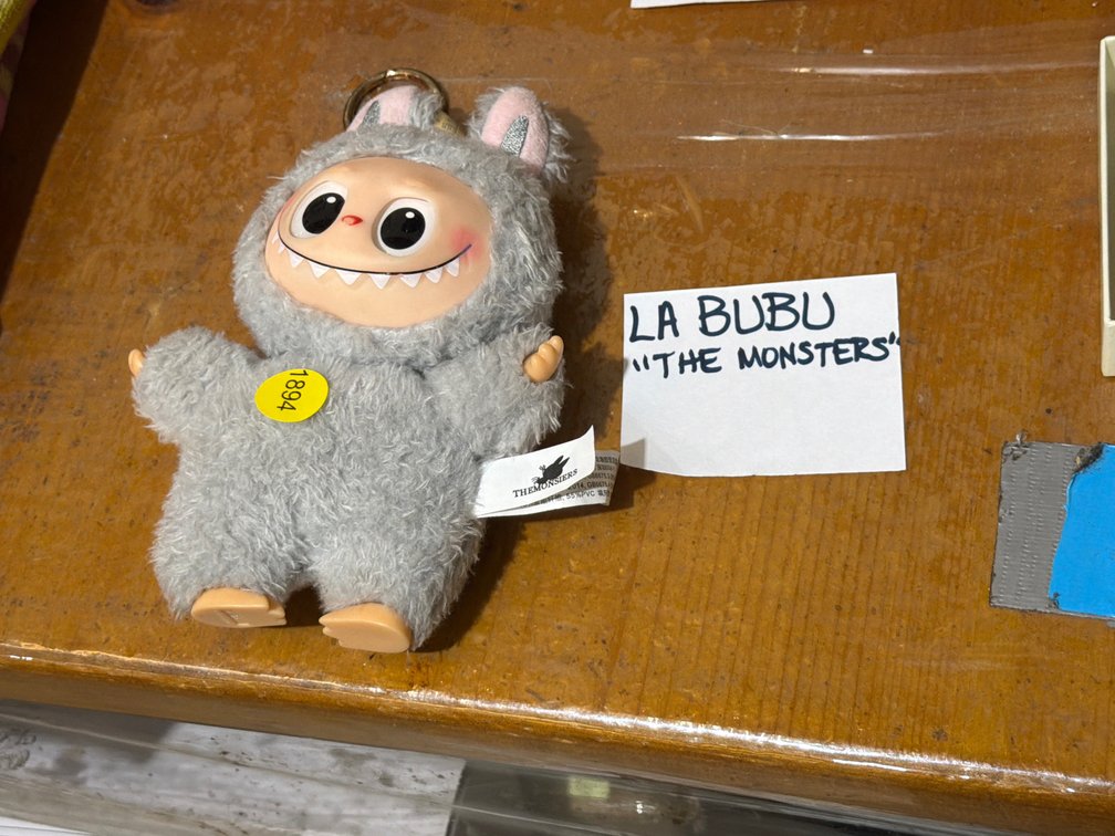 LA BUBU “THE MONSTERS”