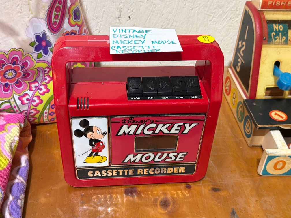 VINTAGE DISNEY MICKEY MOUSE CASSETTE RECORDER