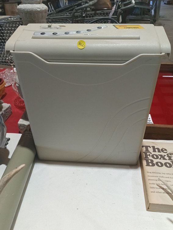 OFFICE COMPANION SHREDDER