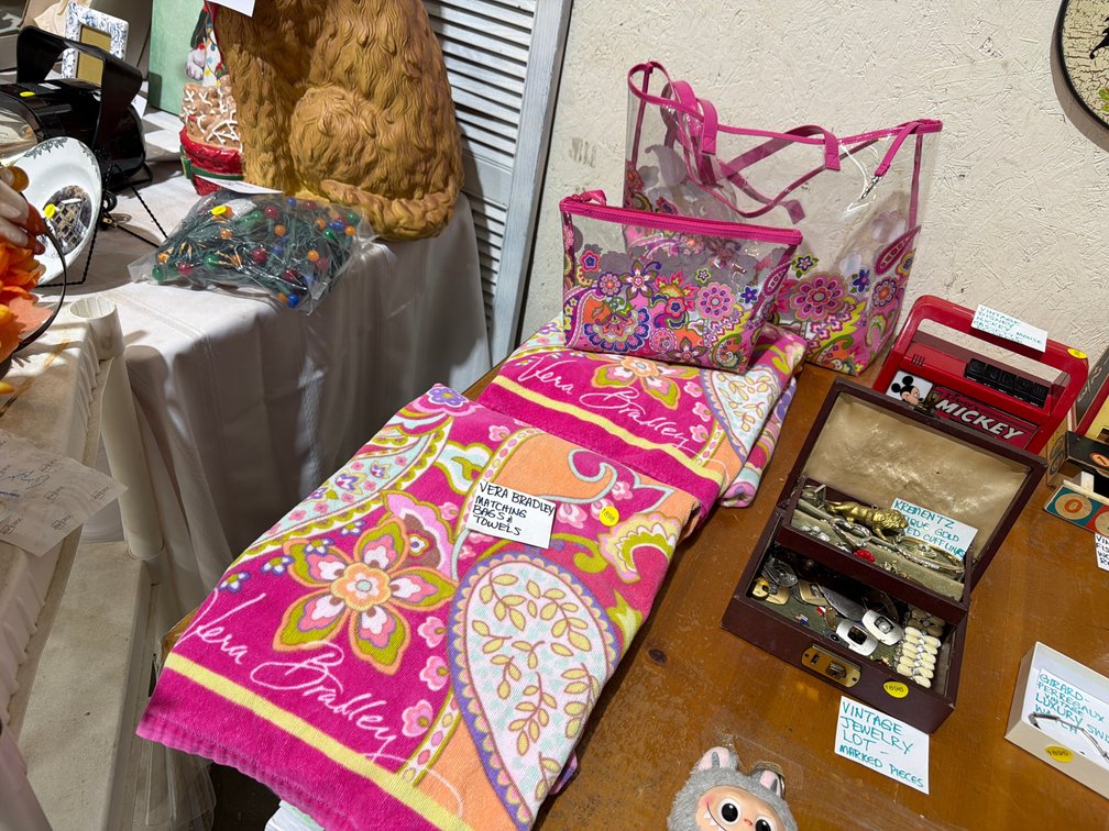 VERA BRADLEY MATCHING BAGS & TOWELS