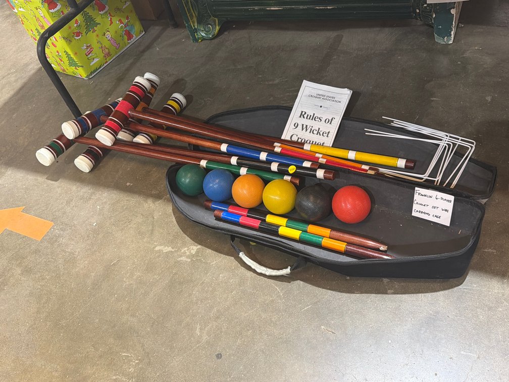 FRANKLIN 6 PLAYER CROQUET SET WITH CARRYING CASE