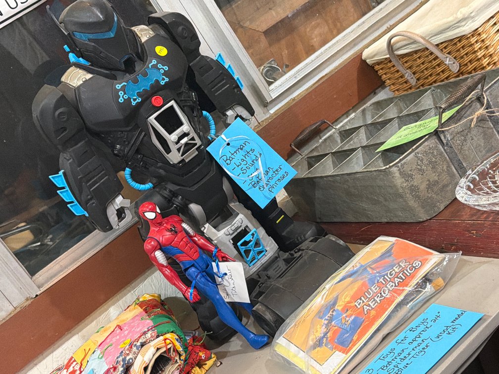 (3) TOYS