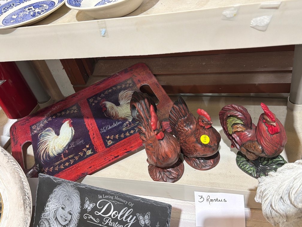 (3) ROOSTER FIGURINES & GLASS CUTTING BOARD