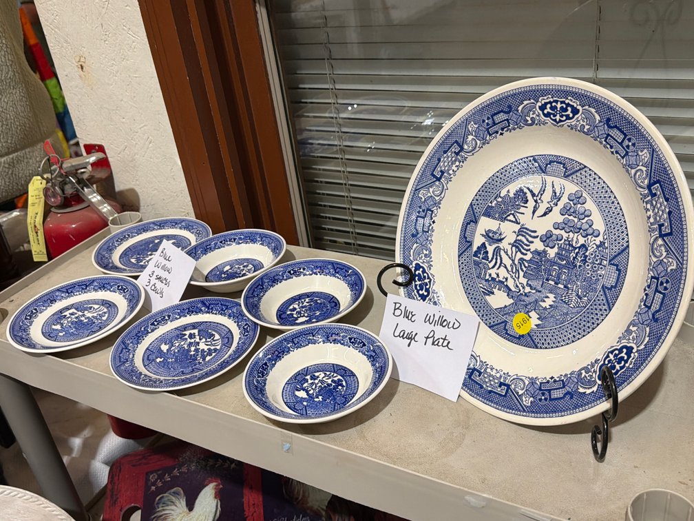 BLUE WILLOW PLATES, BOWLS