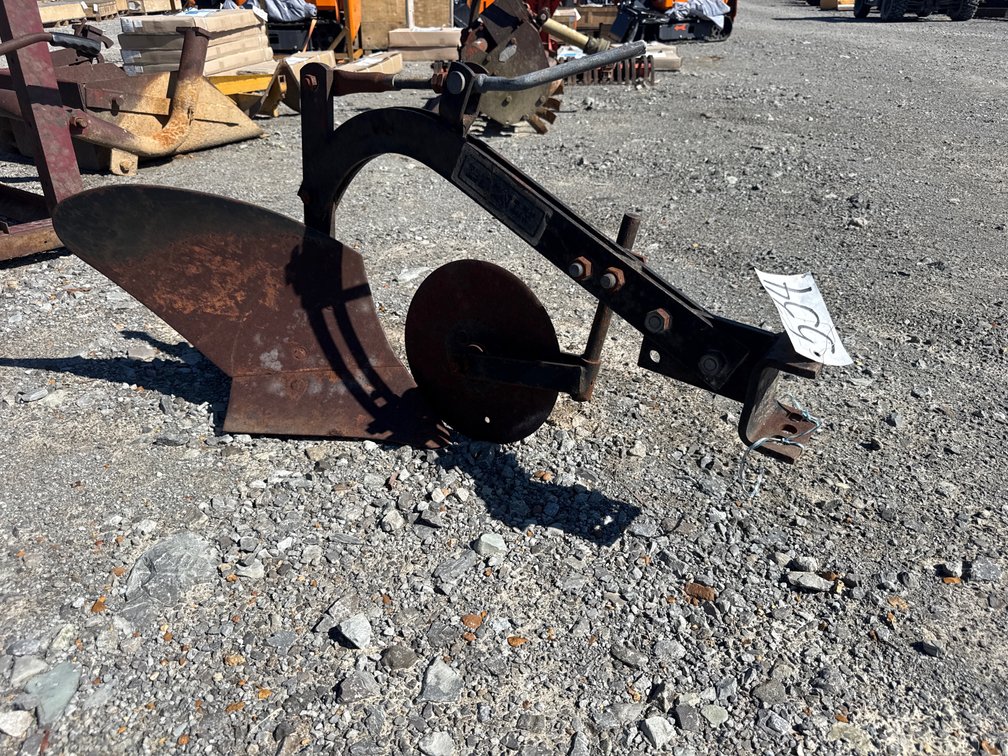 PULL TYPE SINGLE ROW PLOW
