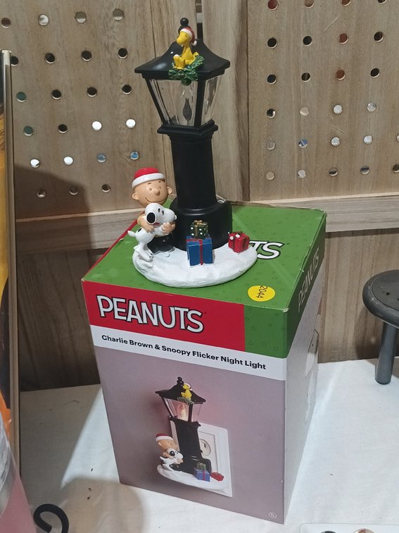 PEANUTS FLICKER NIGHT LIGHT