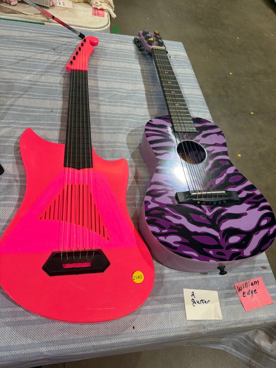 TWO KIDS GUITARS