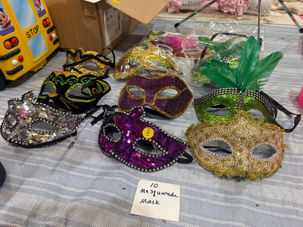 10 MASQUERADE MASKS