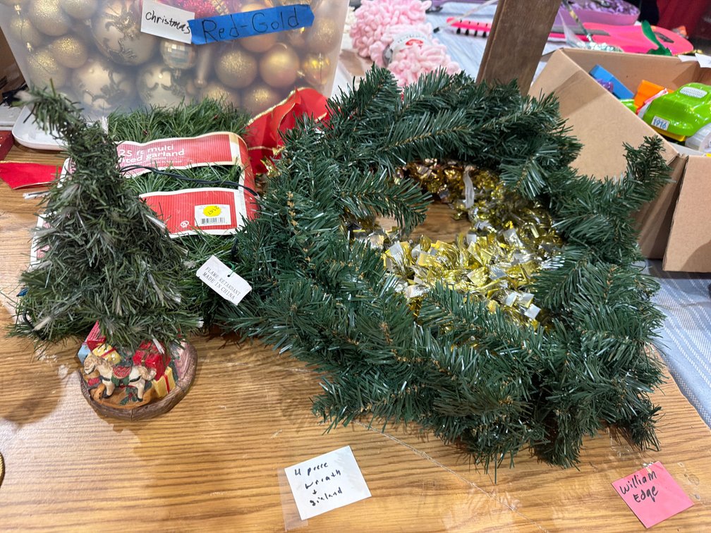 CHRISTMAS WREATHS AND GARLAND