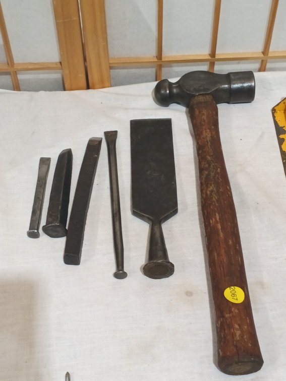 HAMMER AND CHISELS