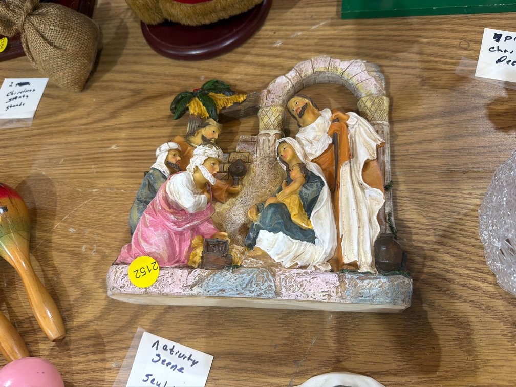 NATIVITY SCENE SCULPTURE