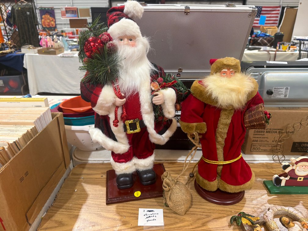 2 DECOR SANTAS