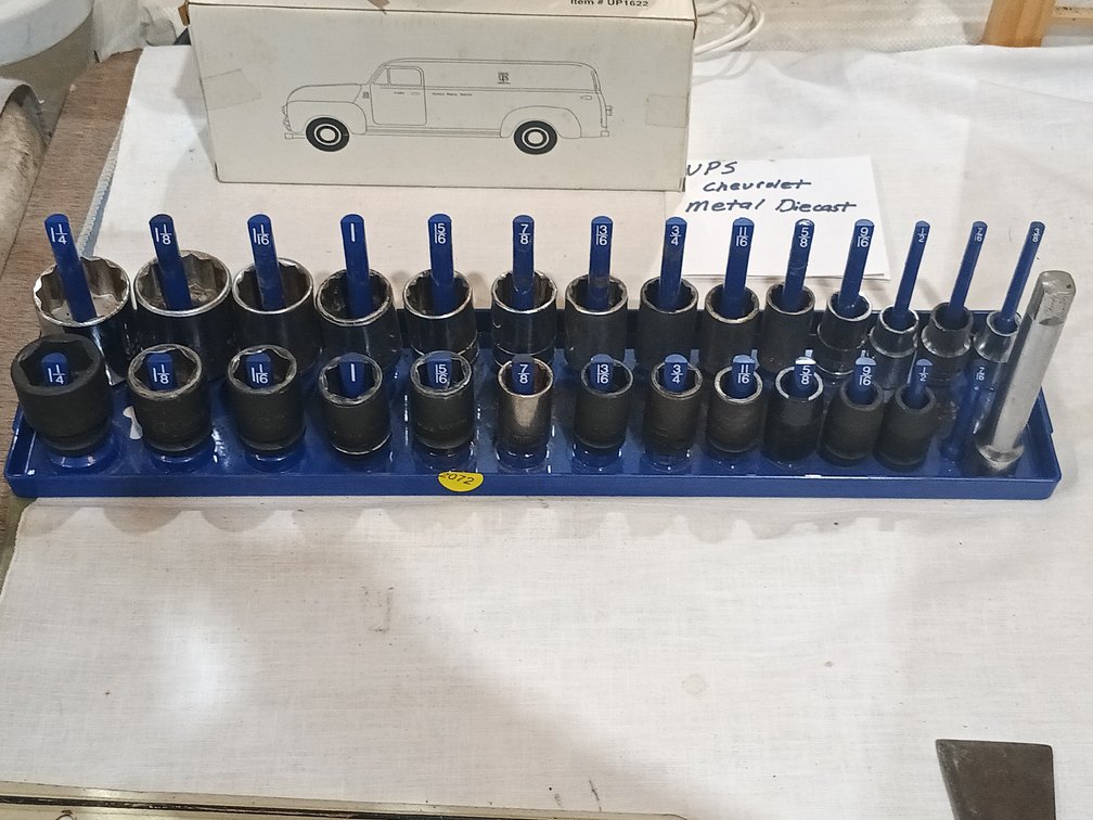 SOCKET SET WITH EXTENSIONS