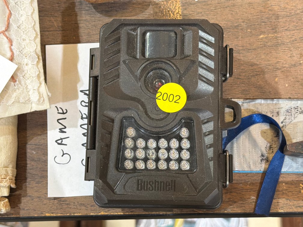 TRAIL CAMERA