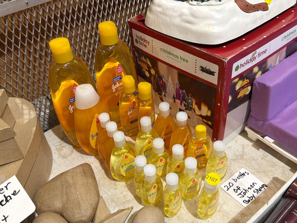 LOT OF BABY SHAMPOO